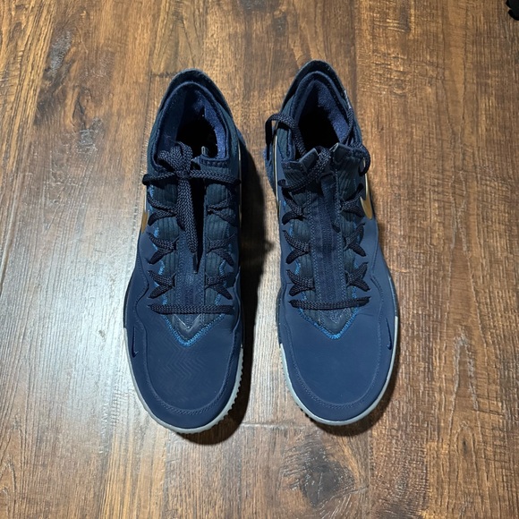 Nike Lebron 16 X Titan ‘Agimat’ - Picture 1 of 7